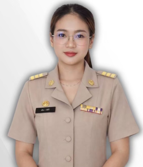 นางสาวศศิธร ถนัดค้า
