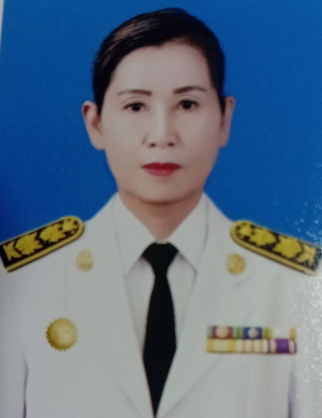 นางดลนพร แจ้งแช่ม