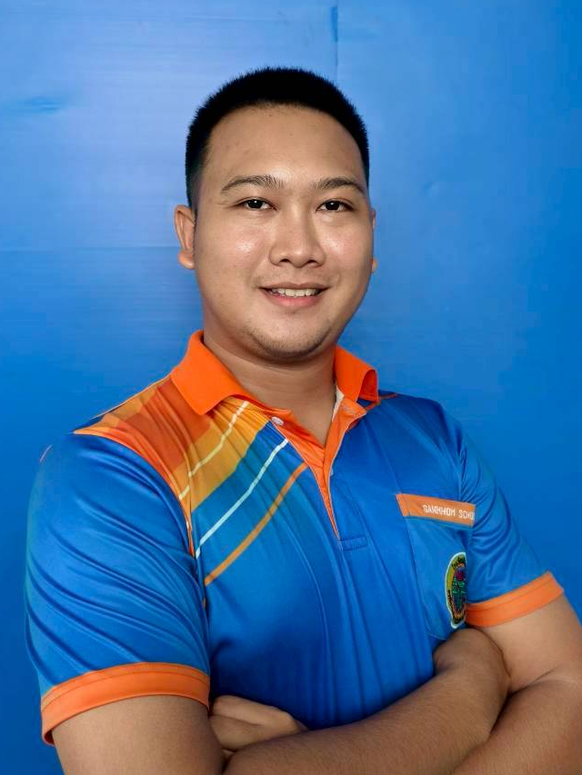 นายภูวดล พวงไธสง
