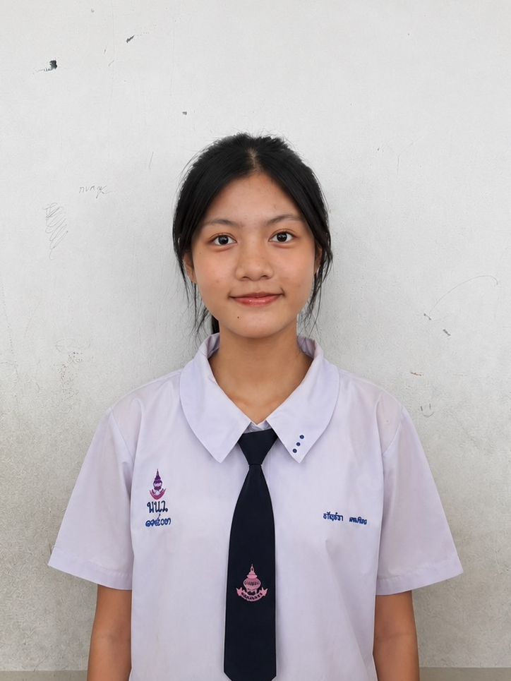 เด็กหญิงขวัญจิรา ทองไทย