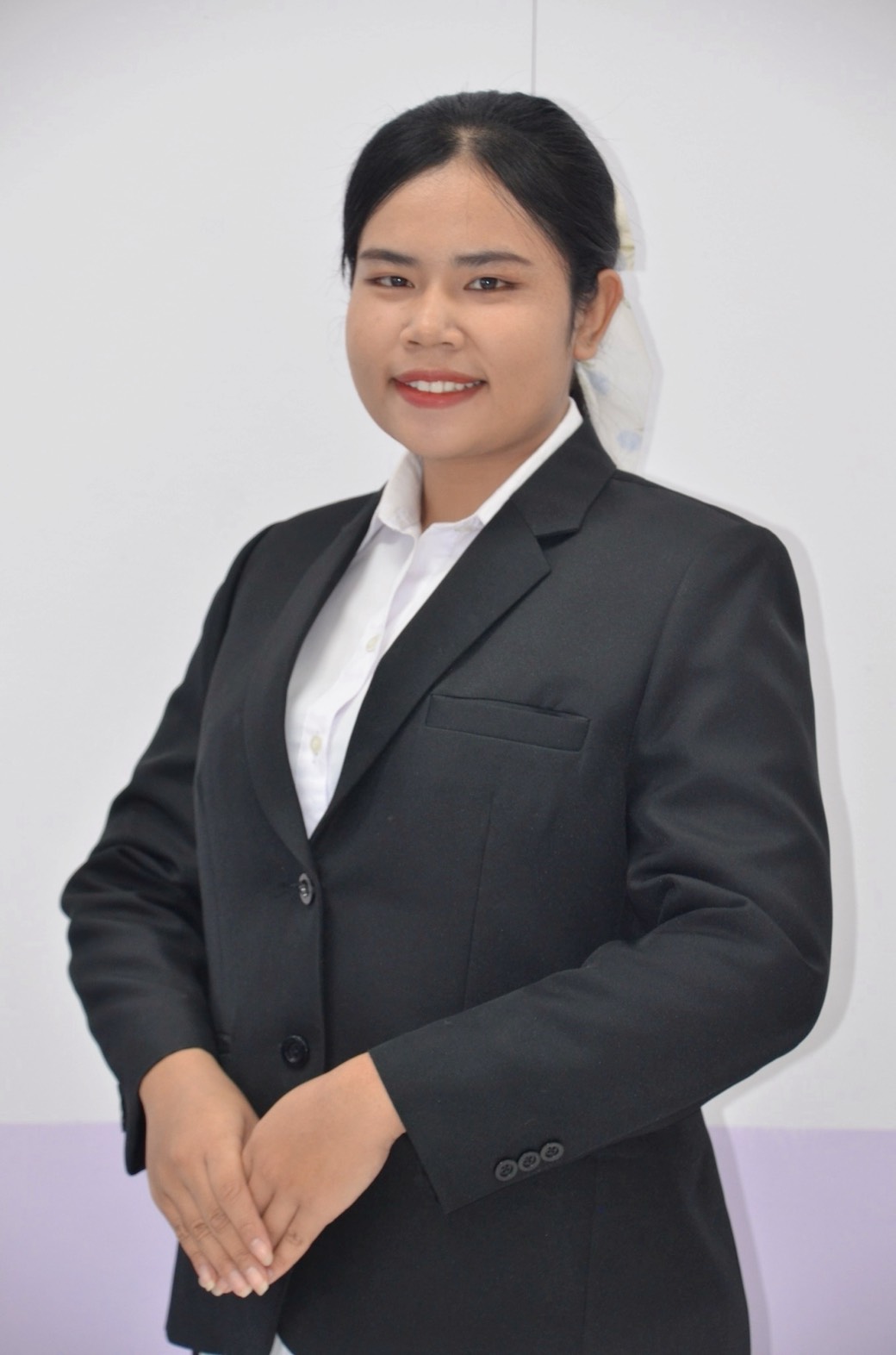 นางสาวบัณฑิตา กระจ่างกลาง