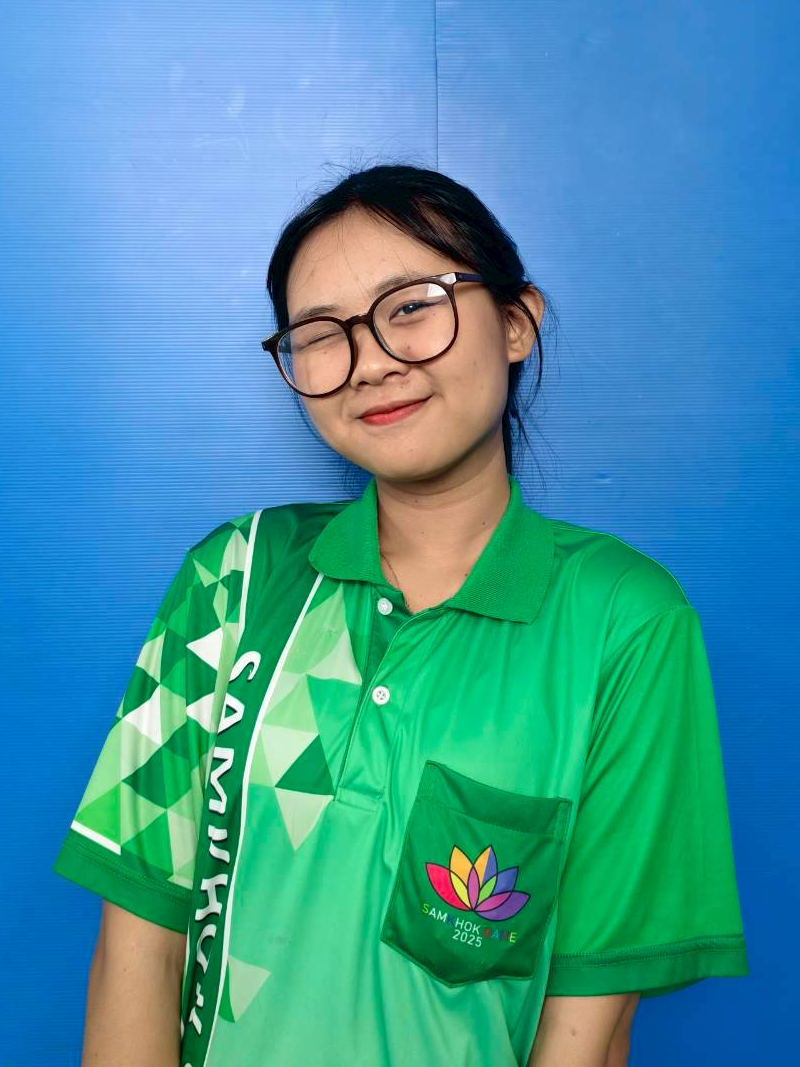 นางสาวพลูพิพัฒ รอดเชียง