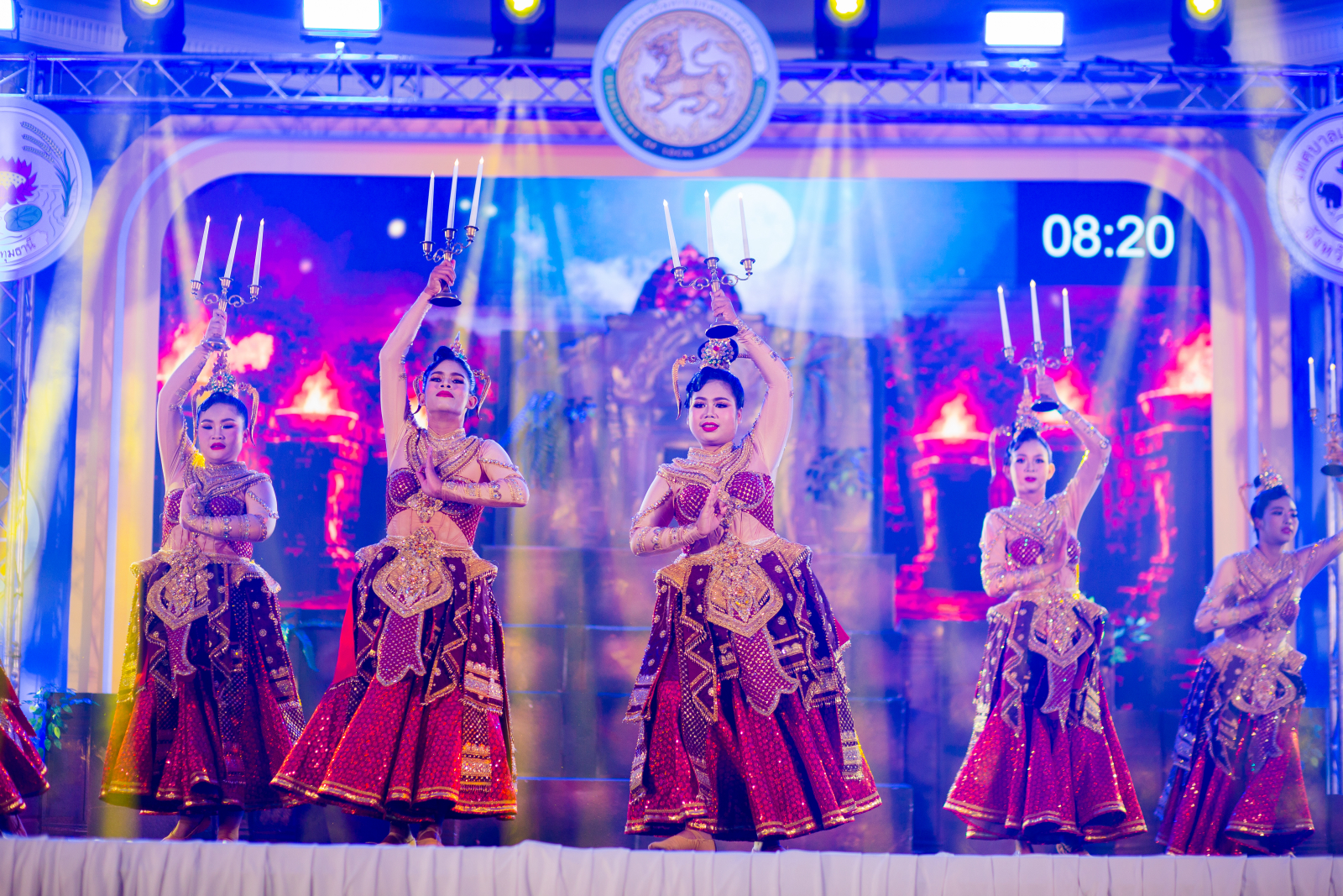 ภาพบรรยากาศการร้องเพลงพระราชนิพนธ์พร้อมจินตลีลา ระดับชั้น ม.4-6 (20/07/69)