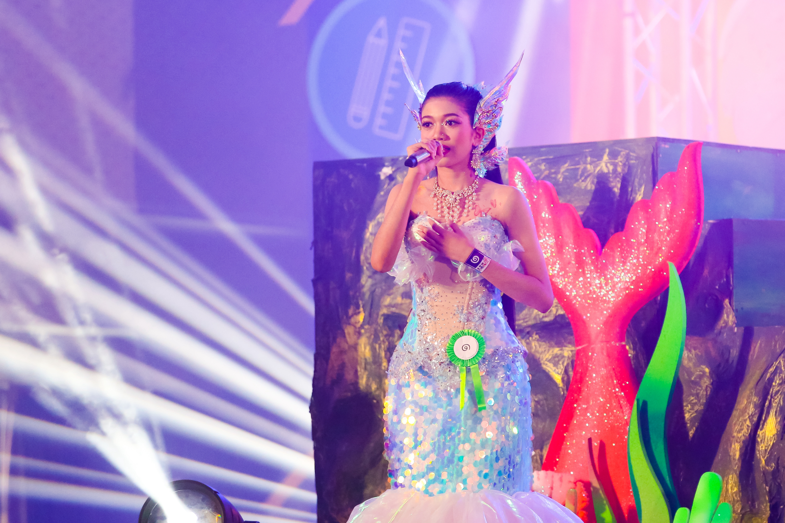 ภาพบรรยากาศการร้องเพลงพระราชนิพนธ์พร้อมจินตลีลา ระดับชั้น ม.4-6 (20/07/69)