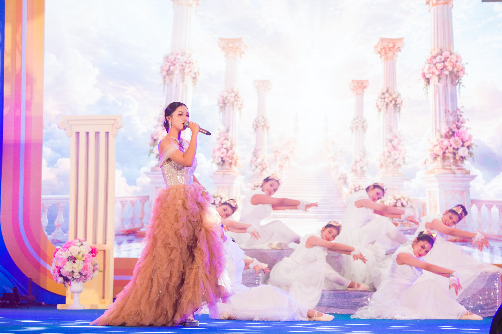 ภาพบรรยากาศการร้องเพลงพระราชนิพนธ์พร้อมจินตลีลา ระดับชั้น ม.4-6 (20/07/69)