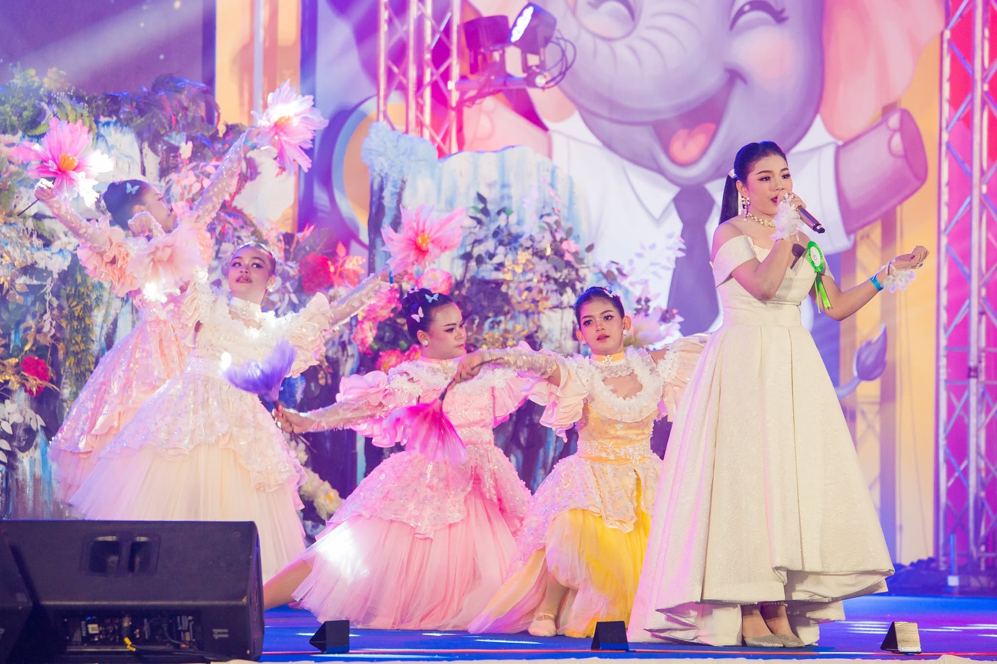 การร้องเพลงพระราชนิพนธ์พร้อมจินตลีลา ระดับชั้น ม.1-3