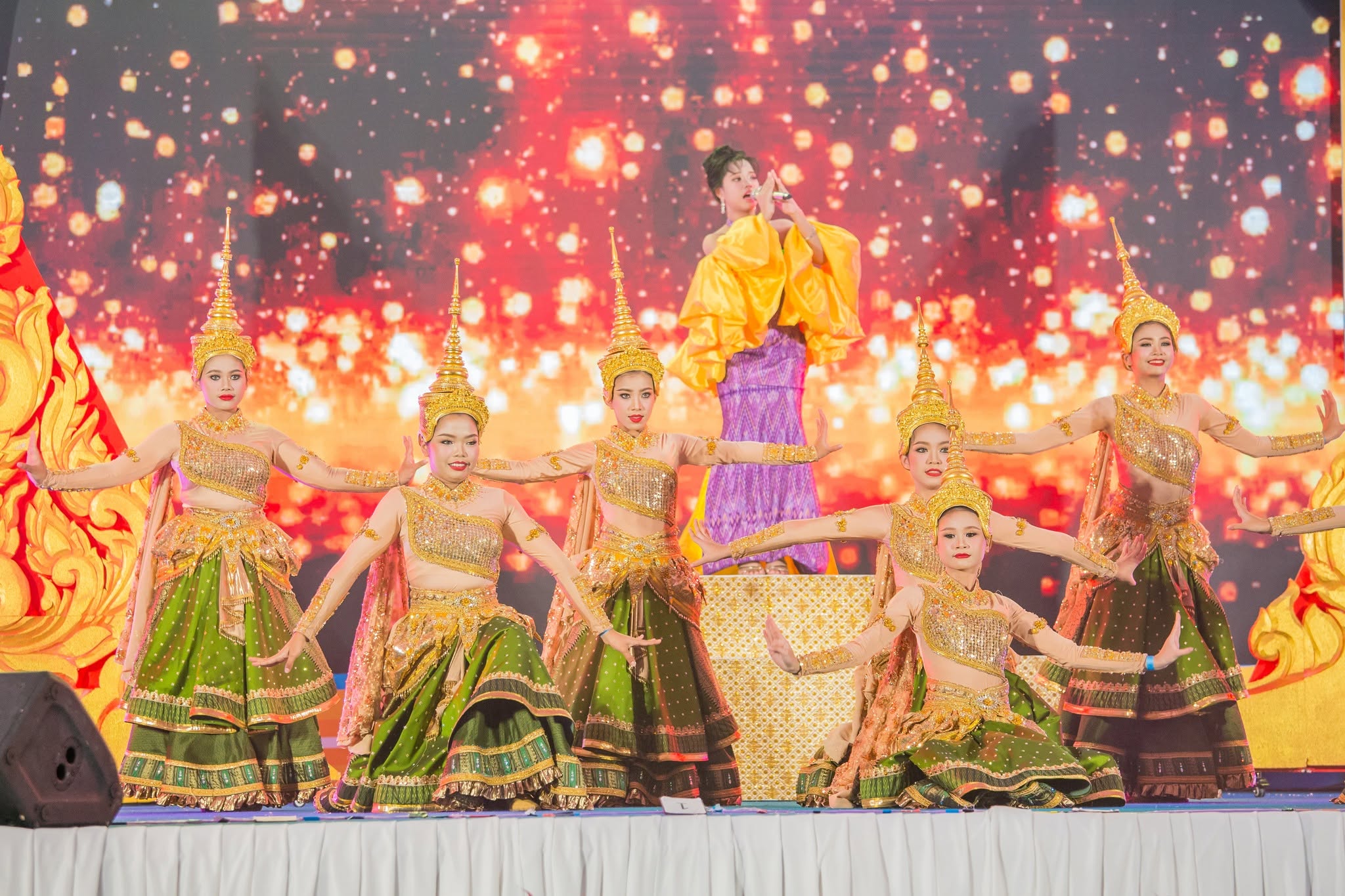 การร้องเพลงพระราชนิพนธ์พร้อมจินตลีลา ระดับชั้น ม.1-3