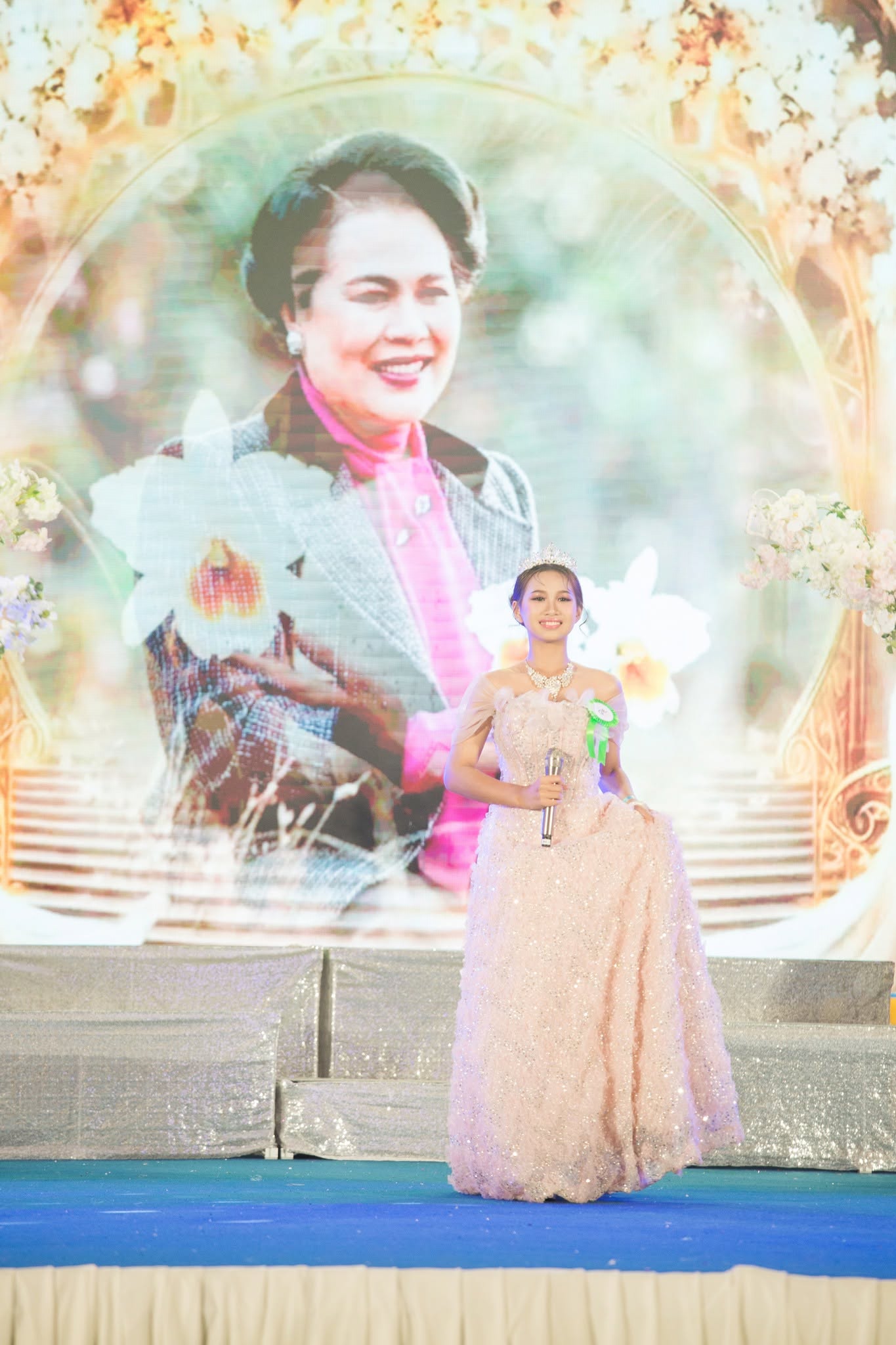 การร้องเพลงพระราชนิพนธ์พร้อมจินตลีลา ระดับชั้น ม.1-3
