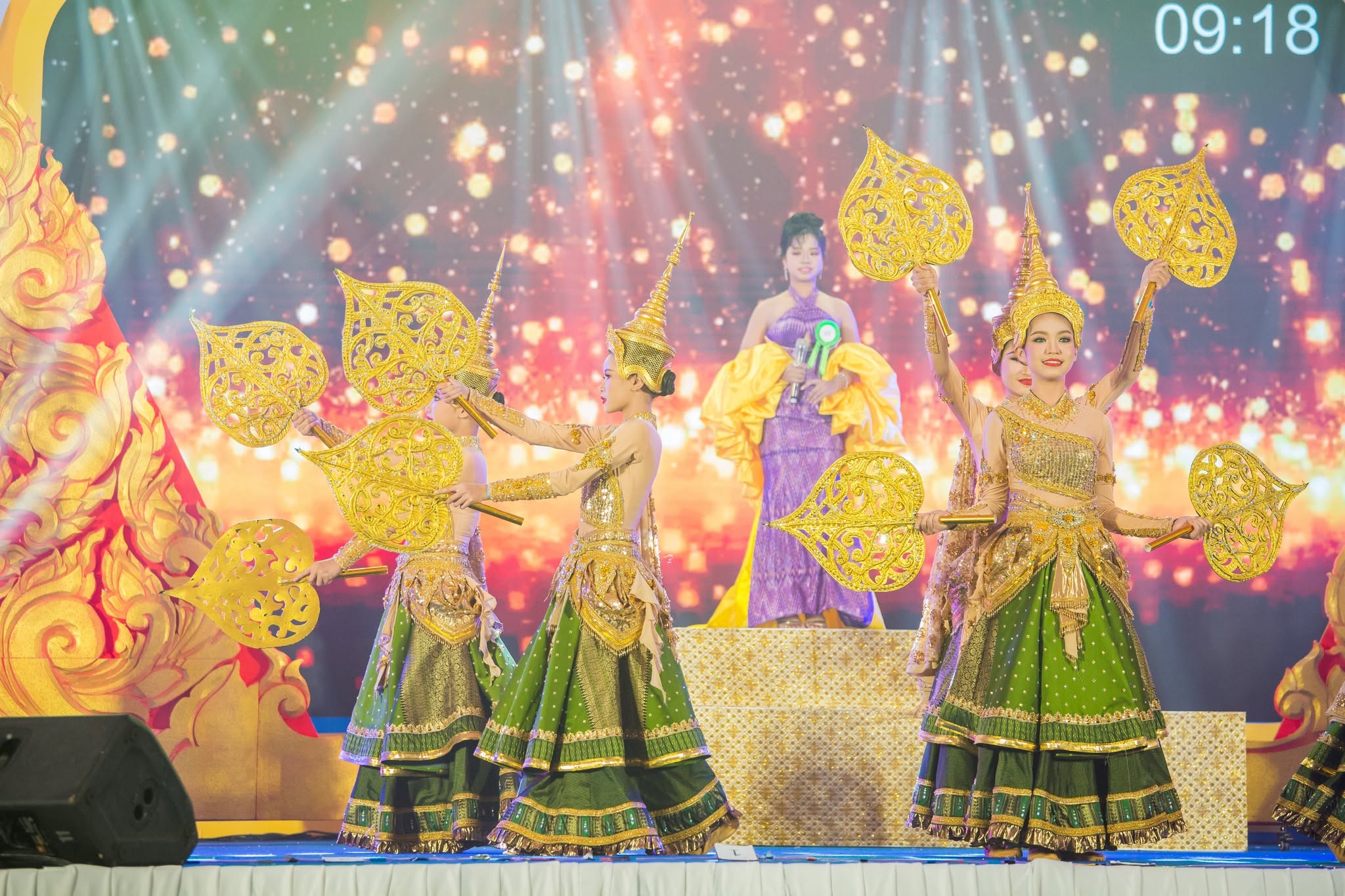 การร้องเพลงพระราชนิพนธ์พร้อมจินตลีลา ระดับชั้น ม.1-3