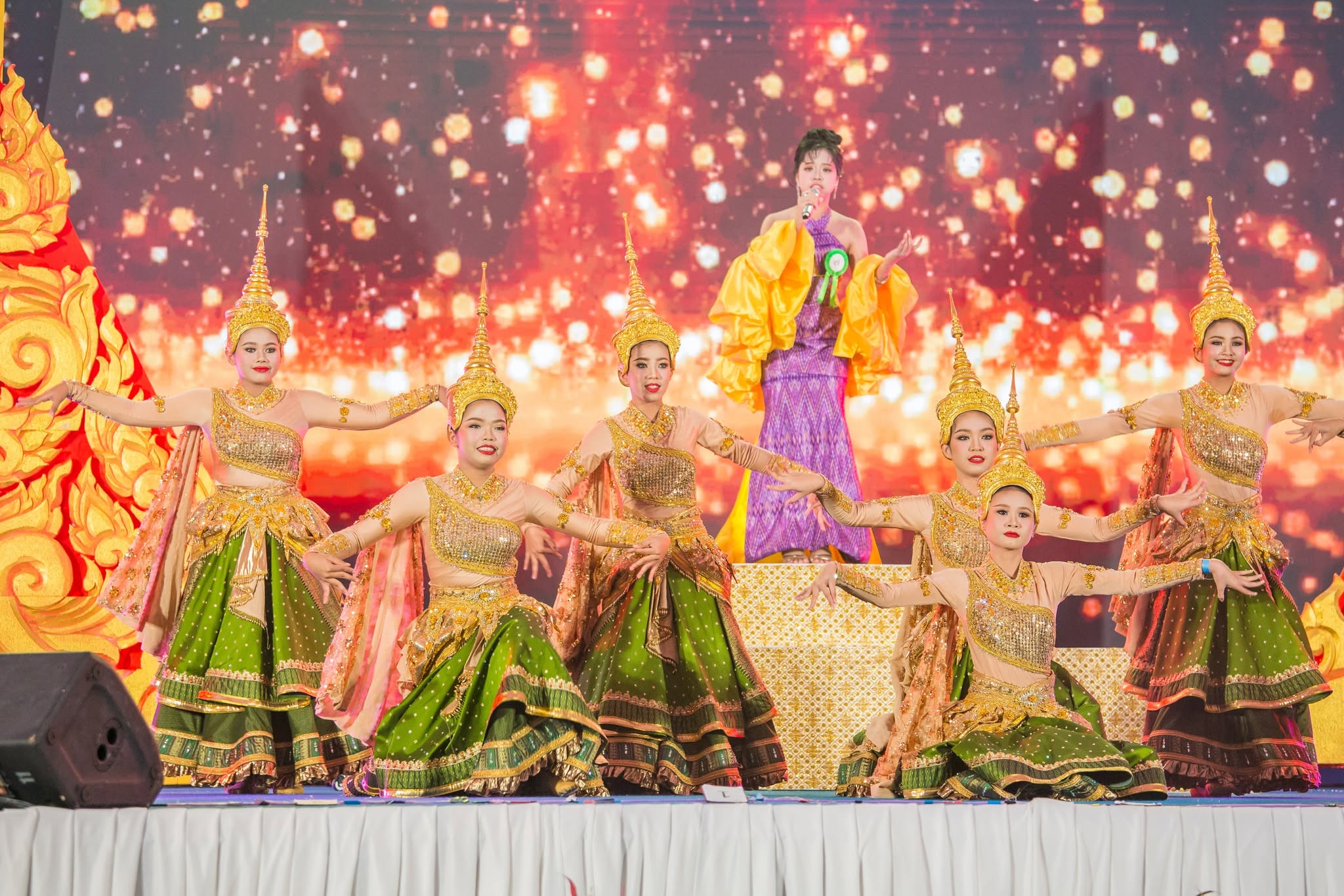 การร้องเพลงพระราชนิพนธ์พร้อมจินตลีลา ระดับชั้น ม.1-3