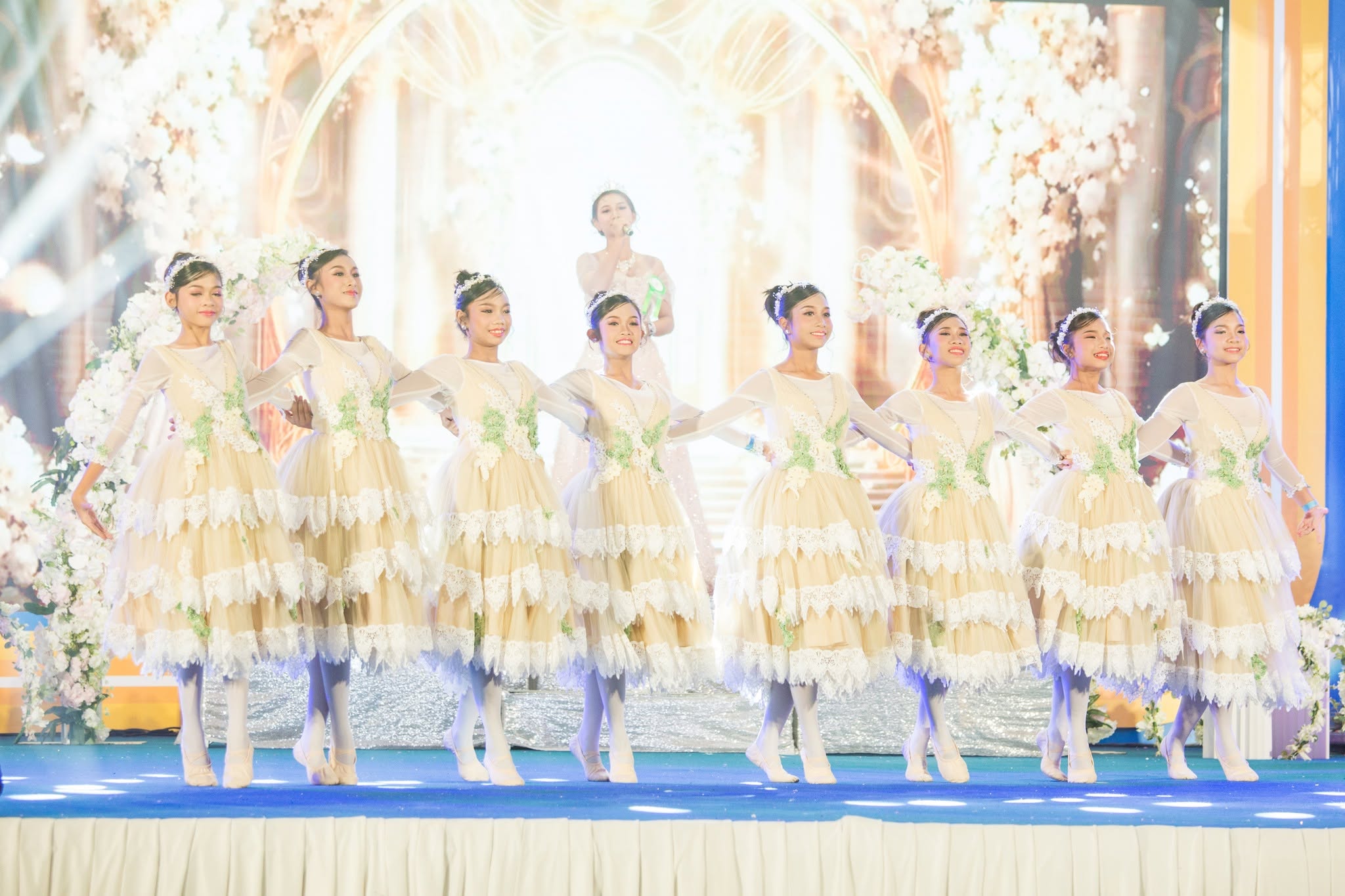 การร้องเพลงพระราชนิพนธ์พร้อมจินตลีลา ระดับชั้น ม.1-3