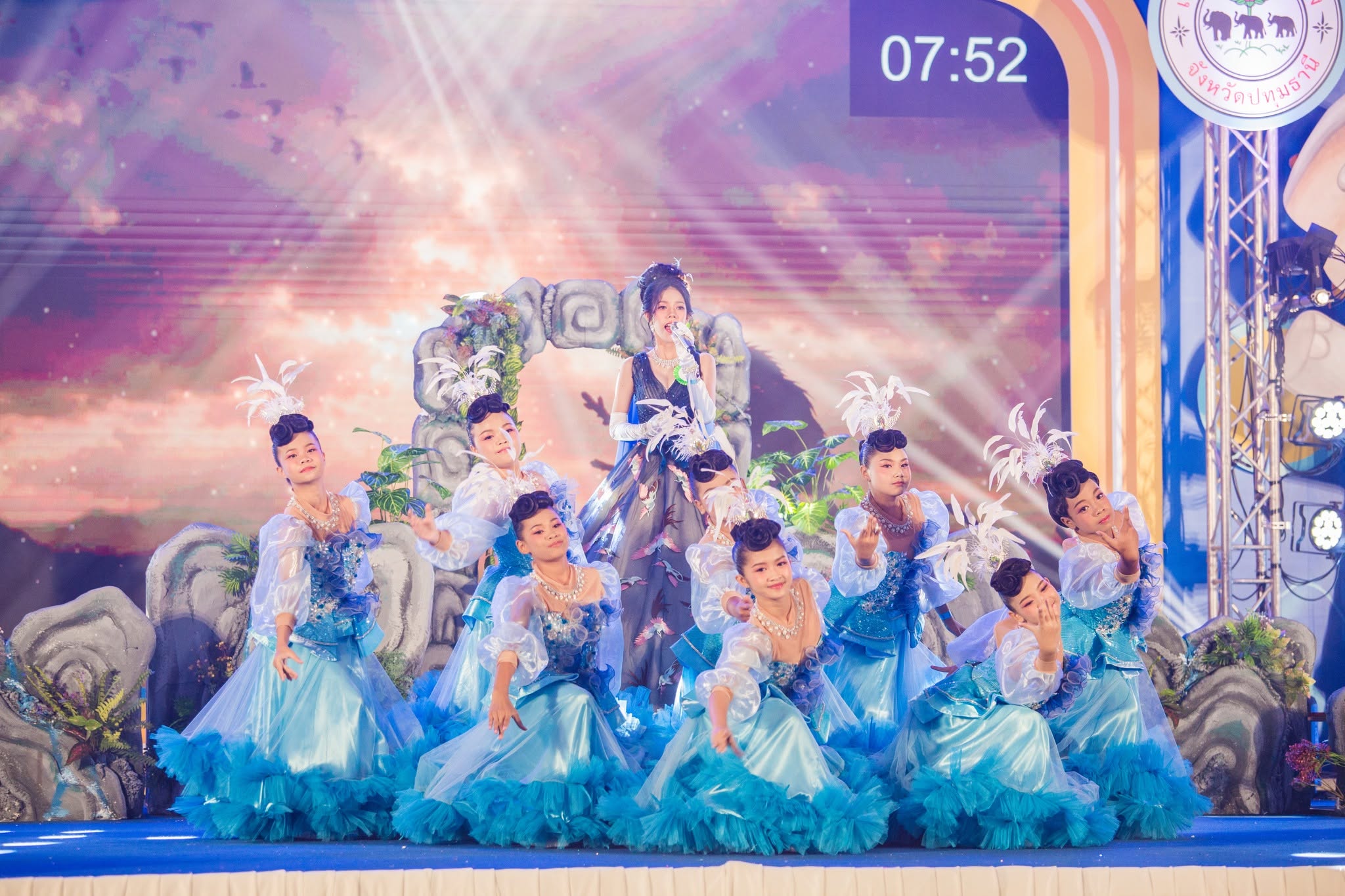 การร้องเพลงพระราชนิพนธ์พร้อมจินตลีลา ระดับชั้น ม.1-3