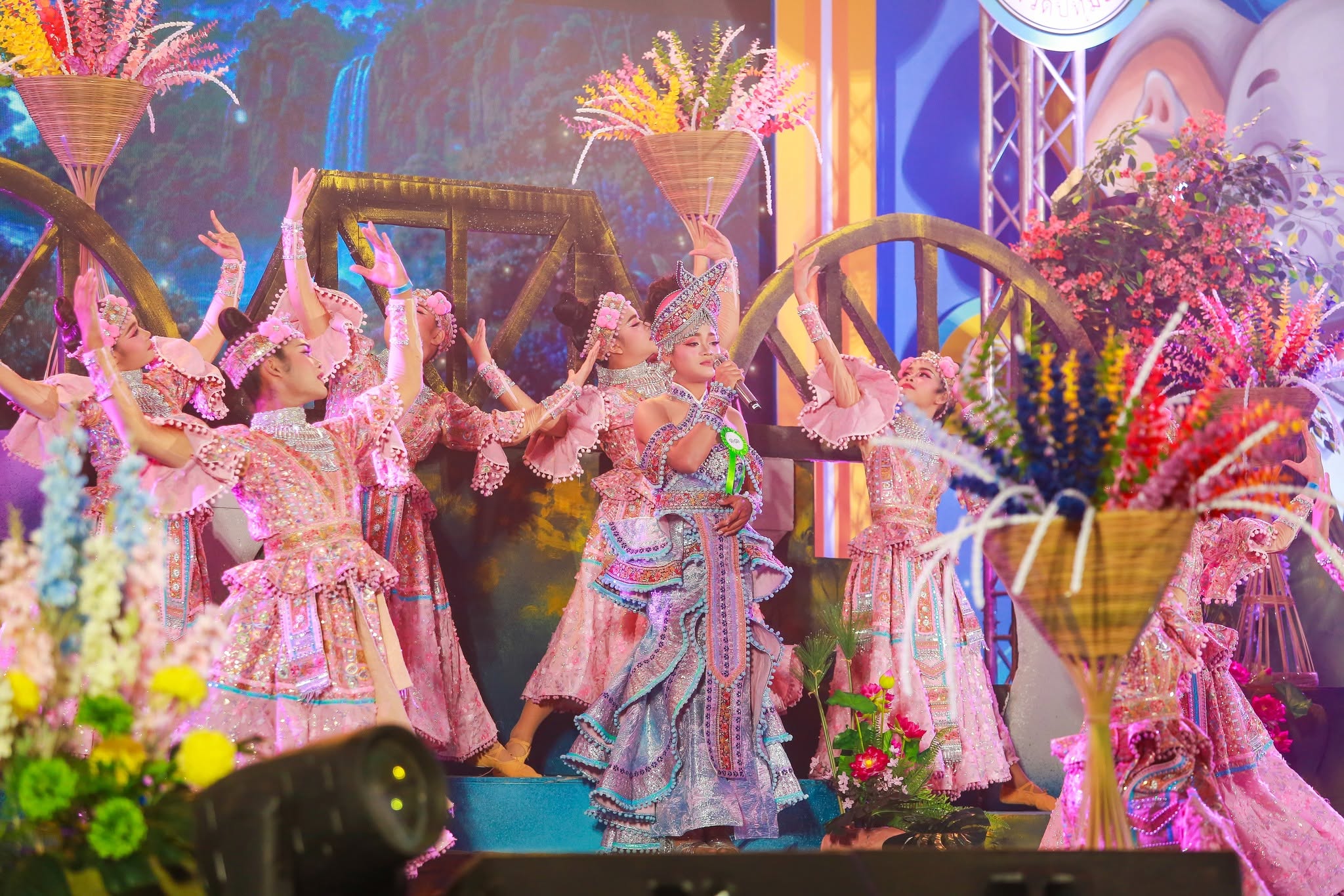 การร้องเพลงพระราชนิพนธ์พร้อมจินตลีลา ระดับชั้น ม.1-3