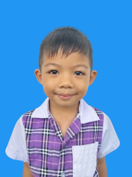 เด็กชายเสฏฐกรณ์ สุสวัสดิ์ทองคำ