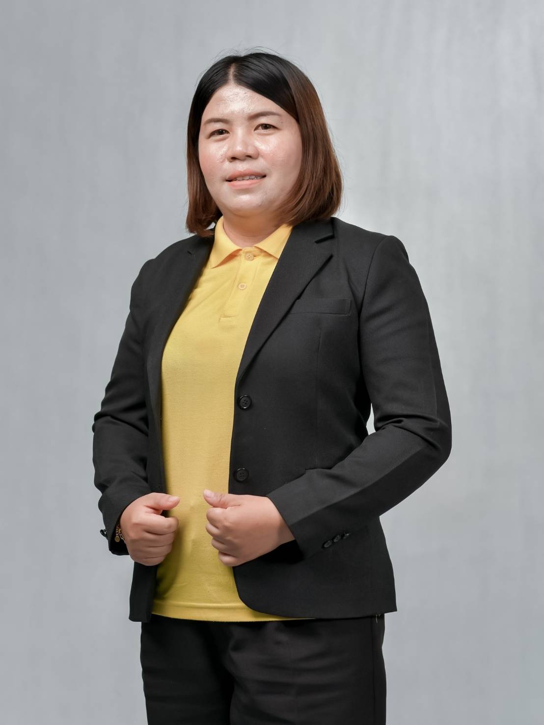 นางสุนารี เขียวอ้อม