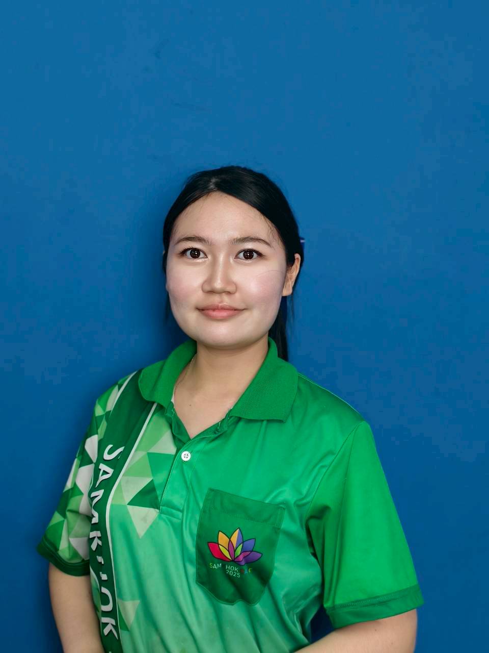 นางสาวธีราพร อาดำ