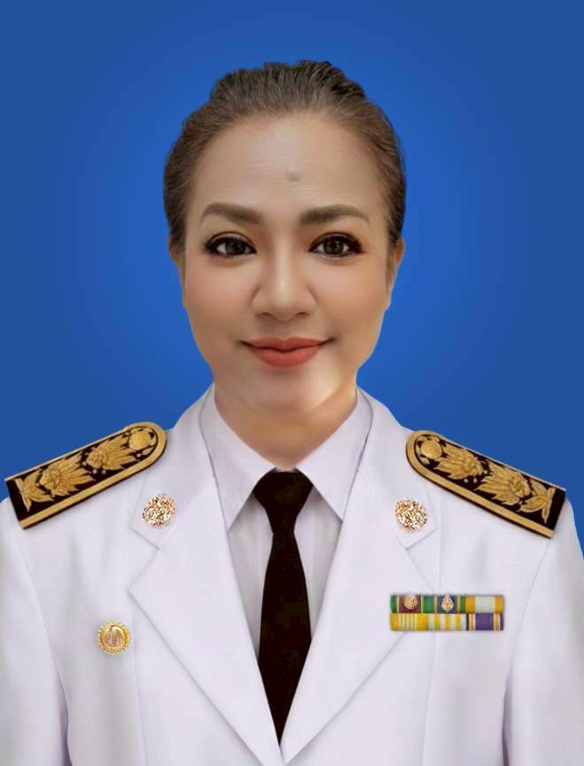 นางสุรัสวดี ญาณศิริ
