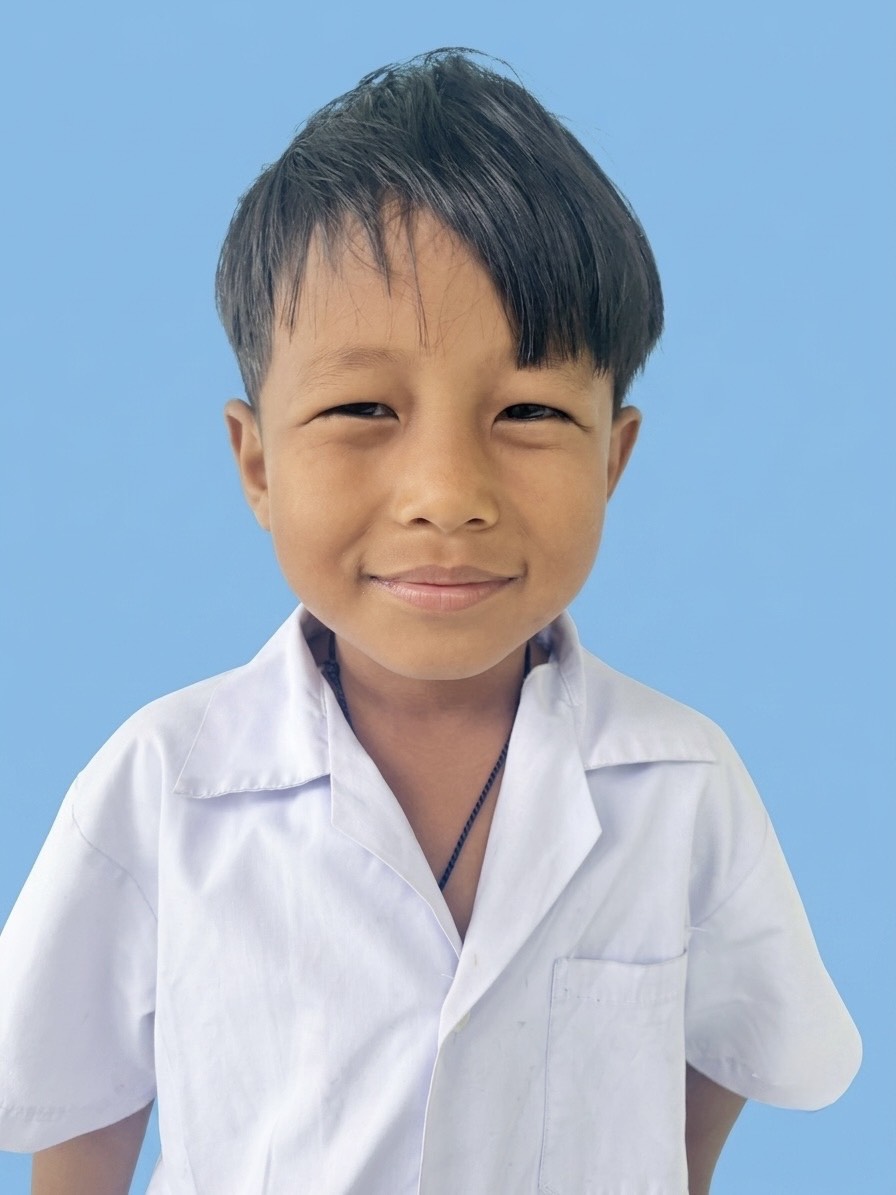 เด็กชายอาทิตย์ -