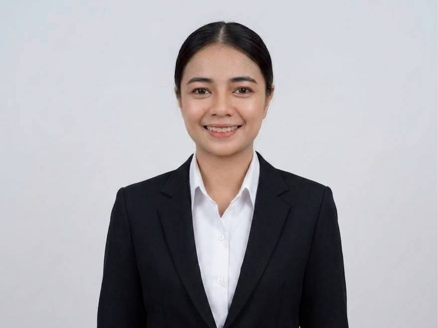 นางสาวมยุรา หอมชื่น