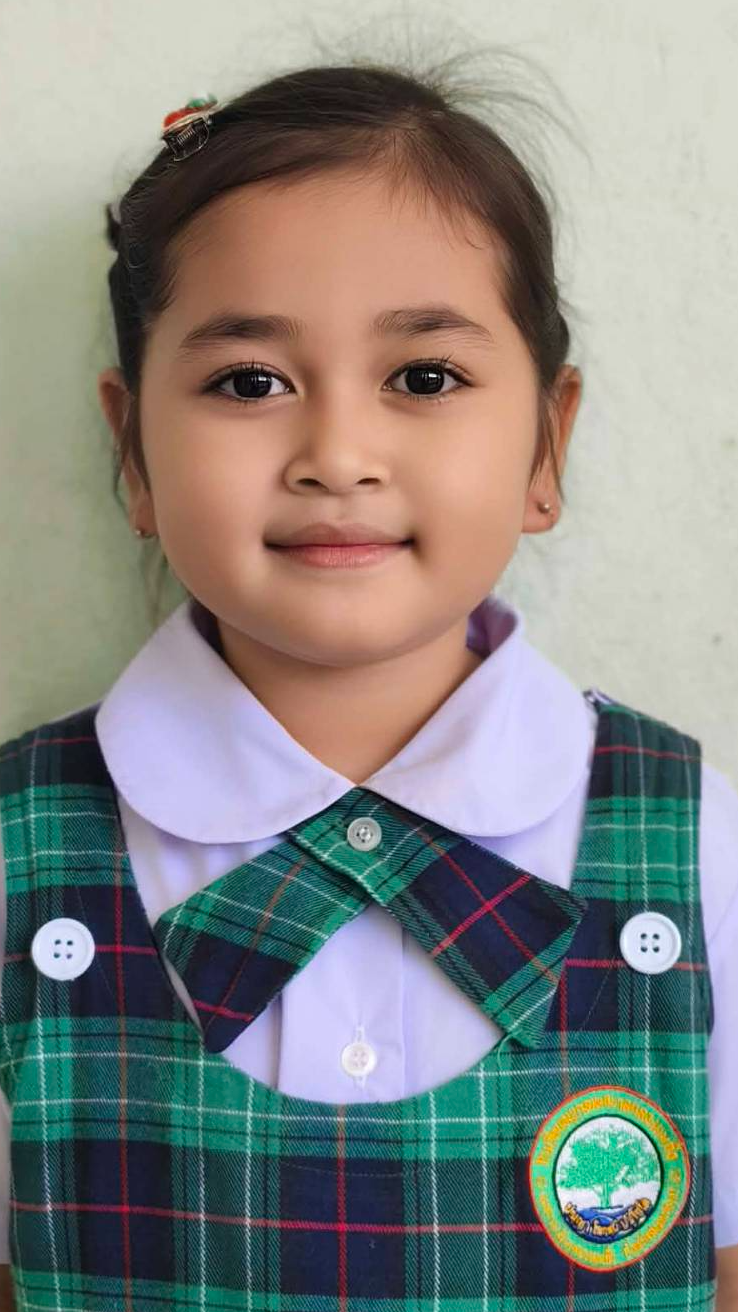 เด็กหญิงเสาวนี