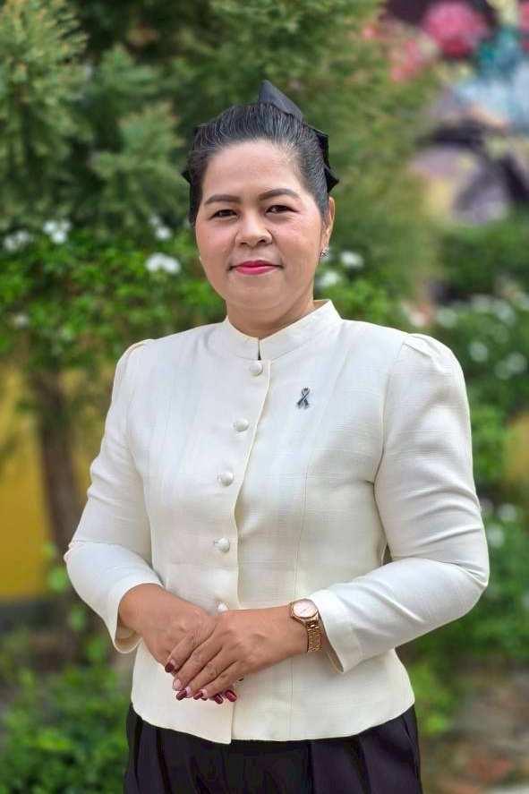 นางอัญชลี แผนเจริญ