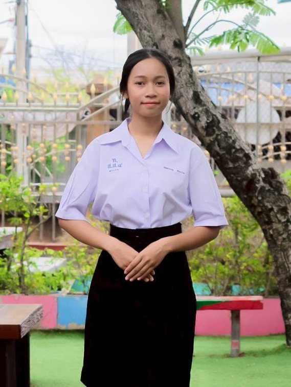 นางสาวธมลวรรณ ชายงาม