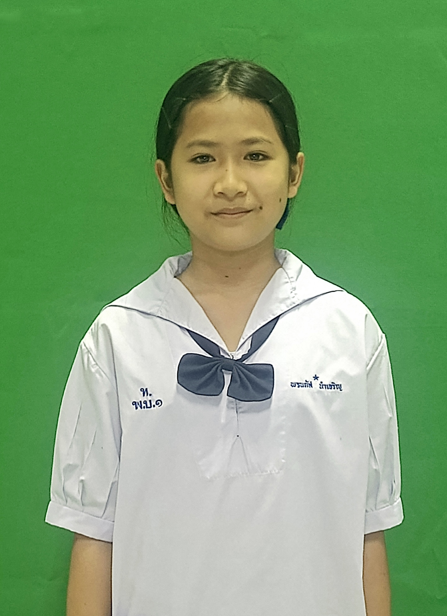 เด็กหญิงพรนภัส นำเจริญ