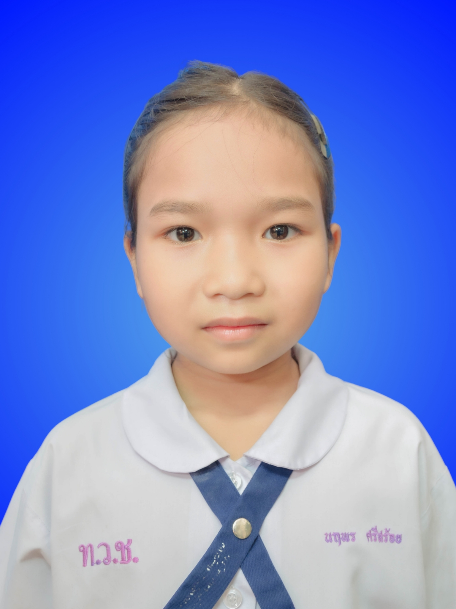 เด็กหญิงนฤพร ศรีสร้อย