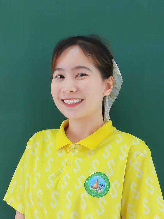 นางสาวปาริชาติ เจริญสม