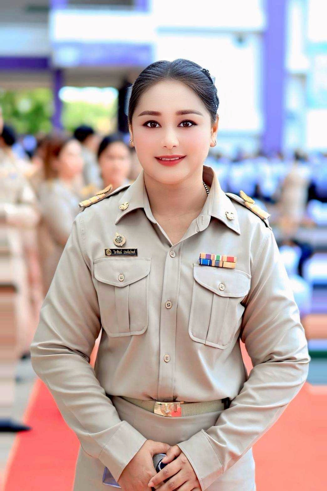 นางสาววิลาชินณ์ ประคัลภ์พงศ์