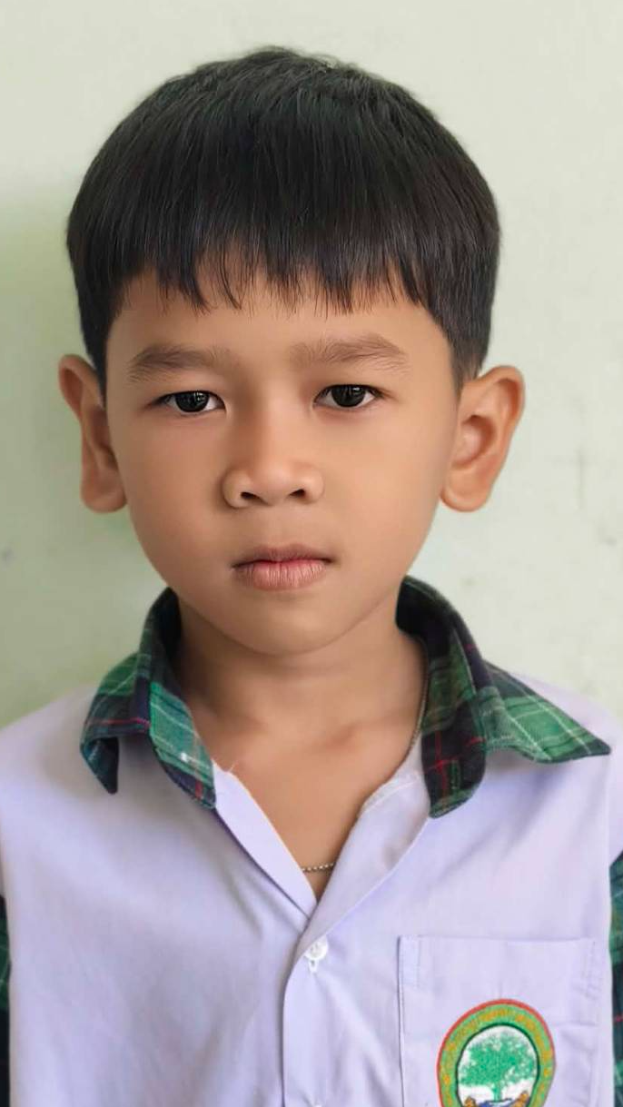 เด็กชายรัชพล ก้านผักแว่น