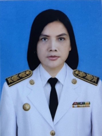 นางสาวนีชญา อินทรฤทธิ์