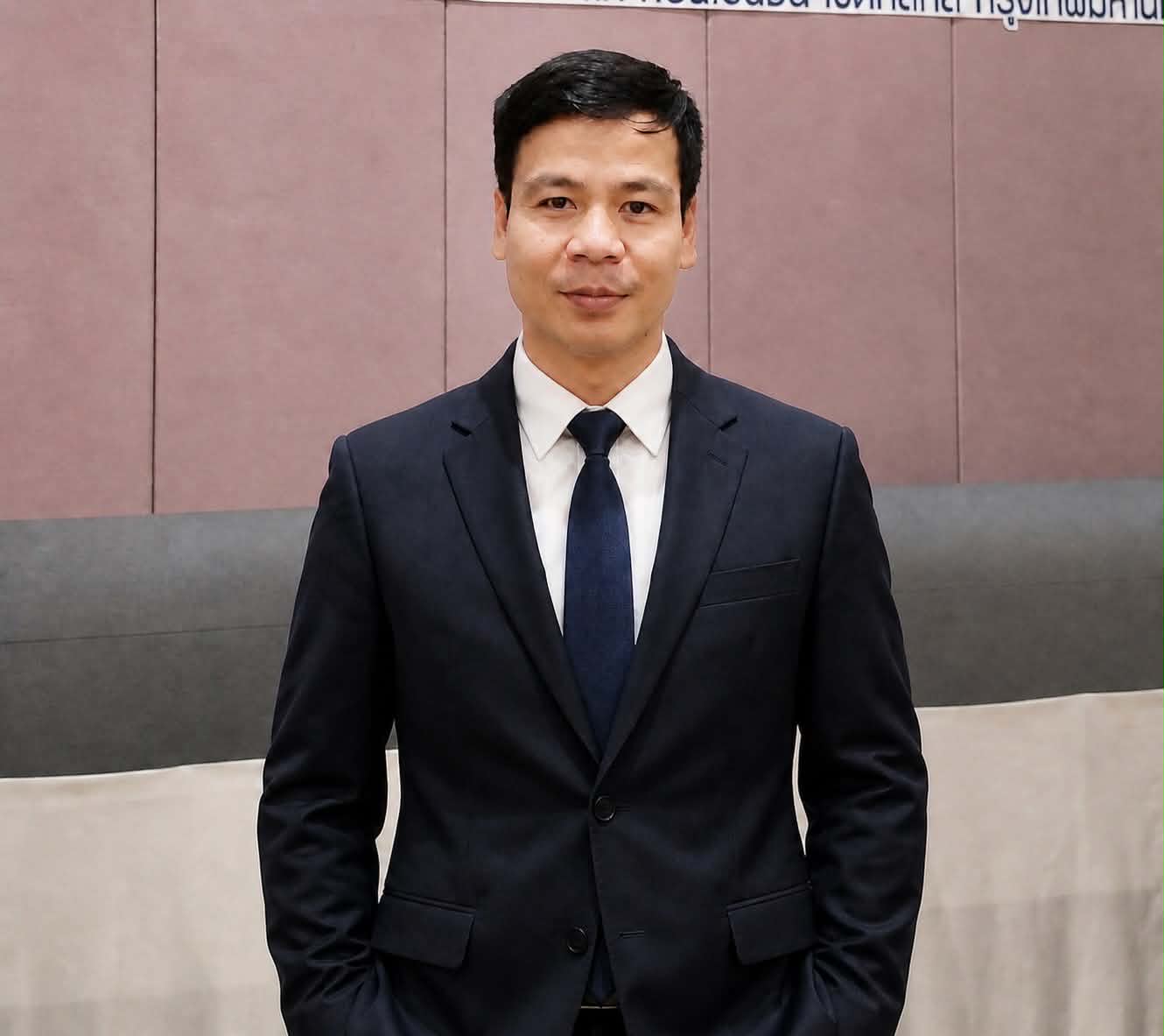 นายประพันธ์ จิกจักร