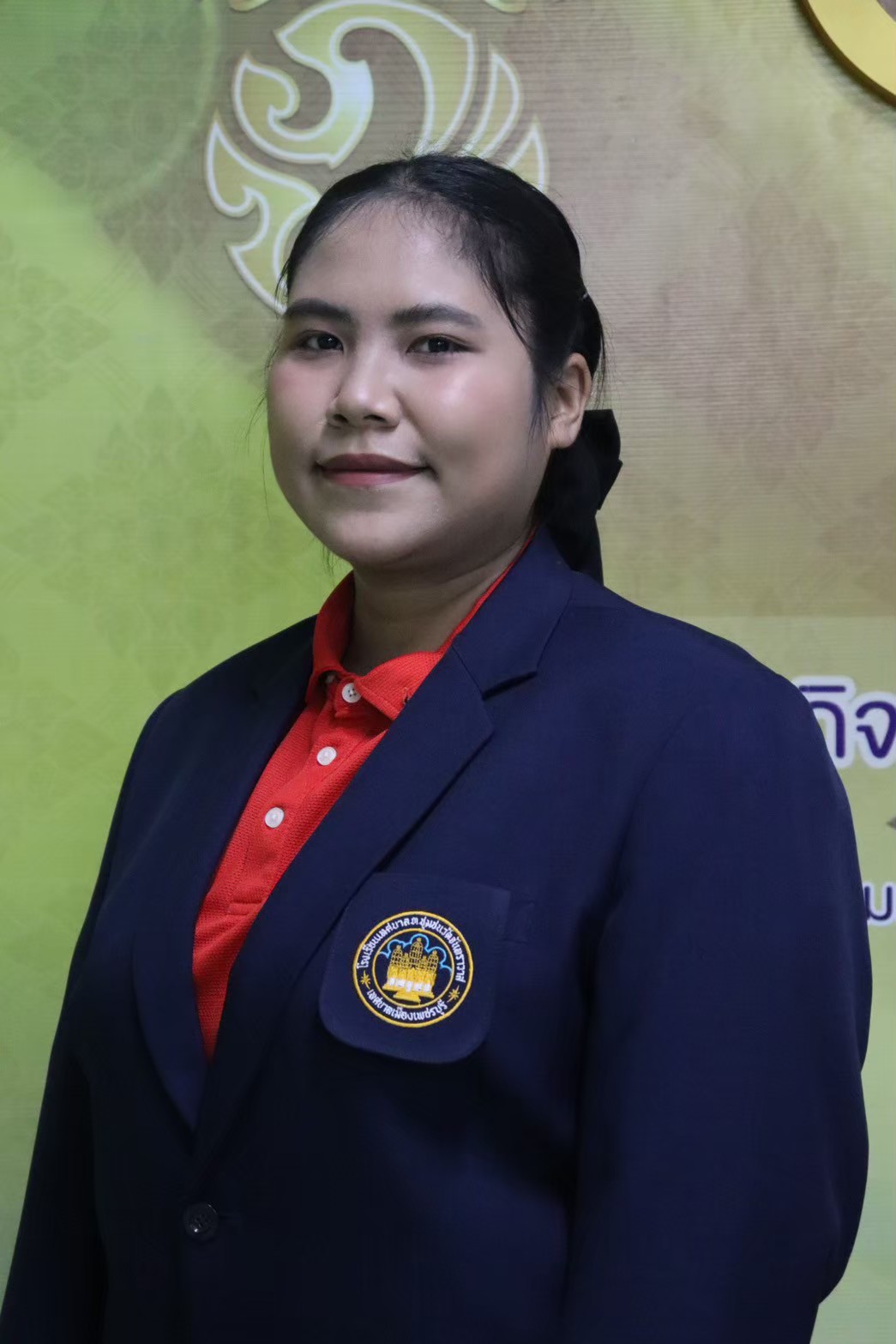 นางสาววราภรณ์ อบแย้ม
