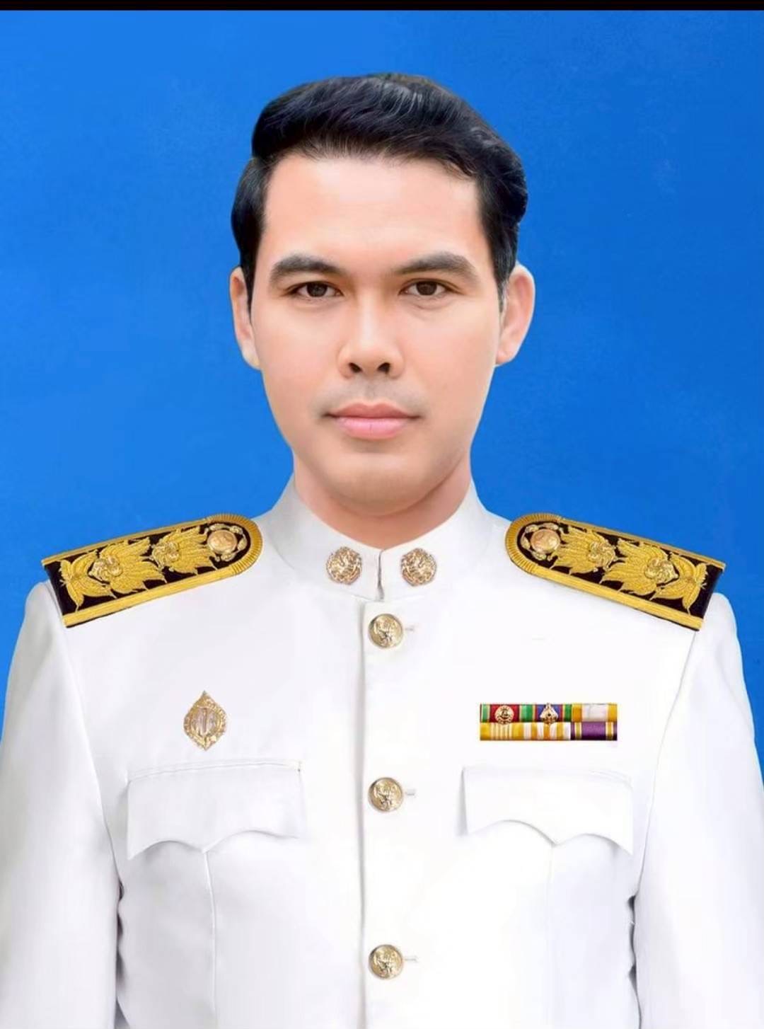 นายพิชิตพล มิ่งรอด
