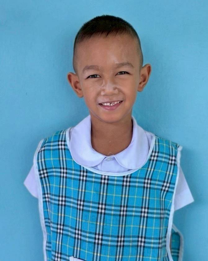 เด็กชายคชาพัฒน์ มิ่งเมือง