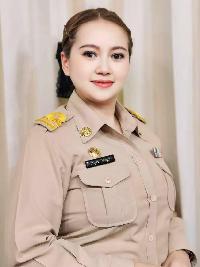 นางสาวกาญจนา ตั๋งจรูญ