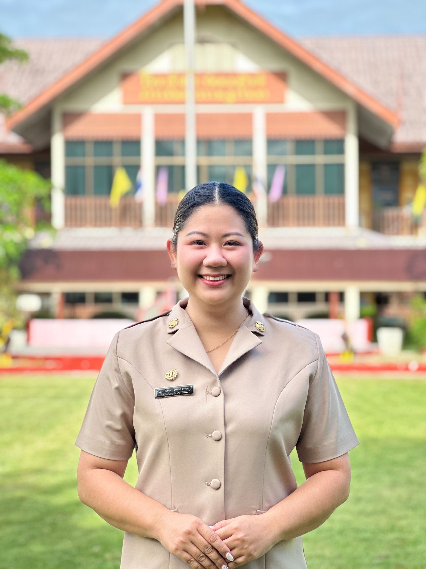 นางสาวพชรมนตร์ ใช้ทอง