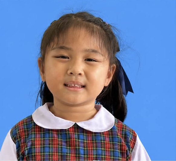 เด็กหญิงพลอยนวพัชร แสงดาว